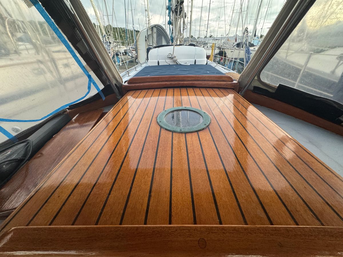1985 Cape George 36 