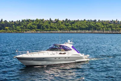 Cruisers Yachts 540 Express