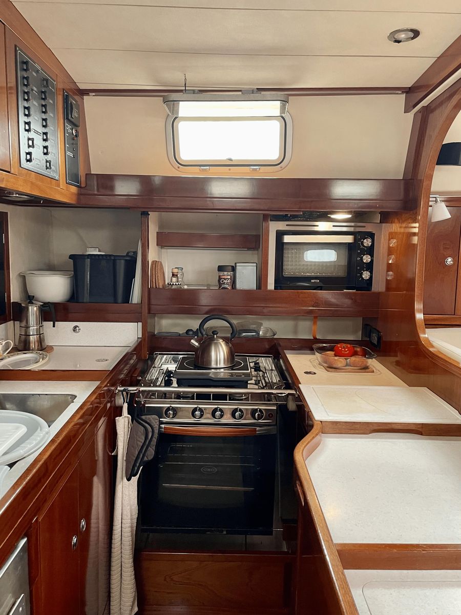 2007 Amel 56 