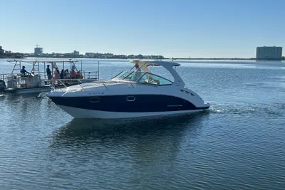 Chaparral 310 Signature 310 Axis