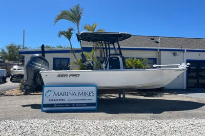 Sea Pro 230 DLX
