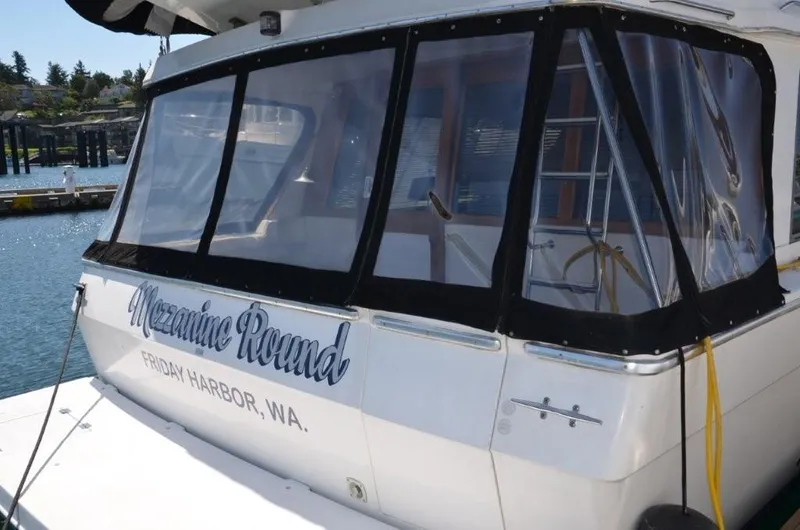 Mezzanine Round Yacht Photos Pics 