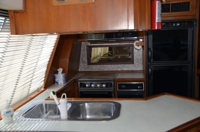 Mezzanine Round Yacht Photos Pics 