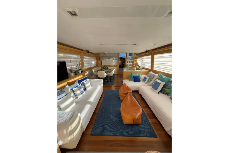  Yacht Photos Pics Luxurious interior of 2010 Ferretti Yachts 800, featuring elegant seating and modern decor.