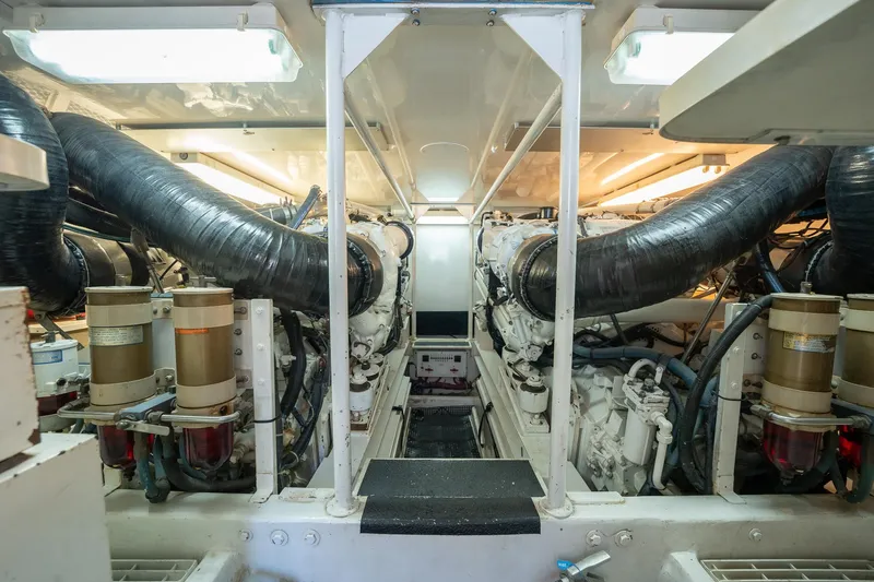 Engage2 Yacht Photos Pics 