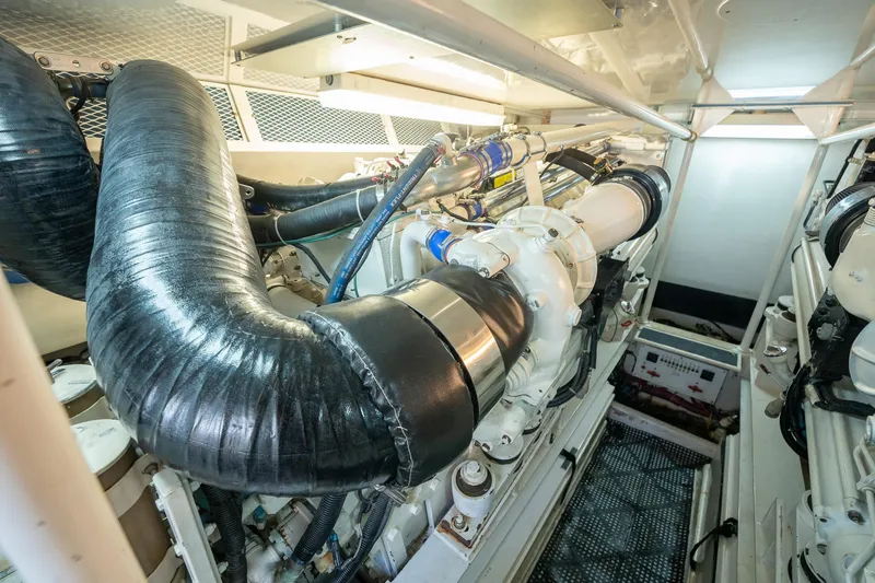 Engage2 Yacht Photos Pics 