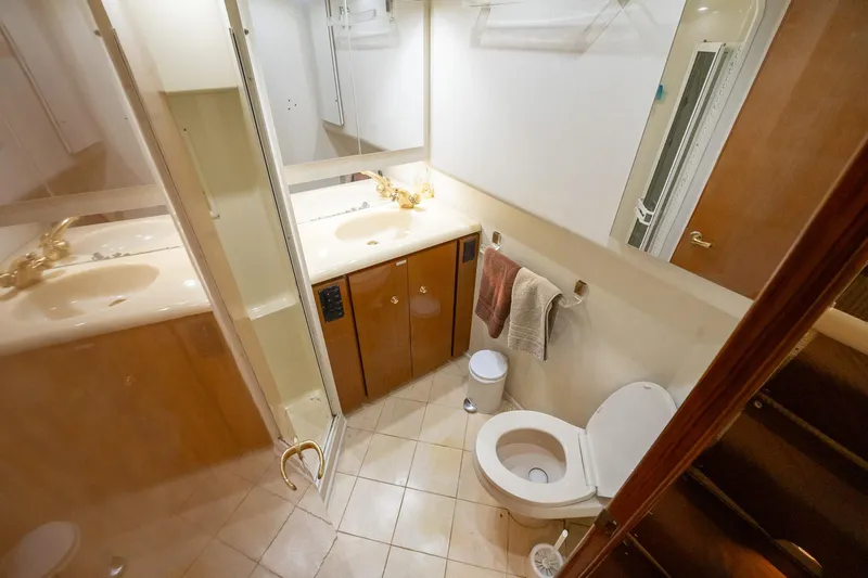 Engage2 Yacht Photos Pics 