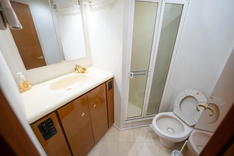 Engage2 Yacht Photos Pics 