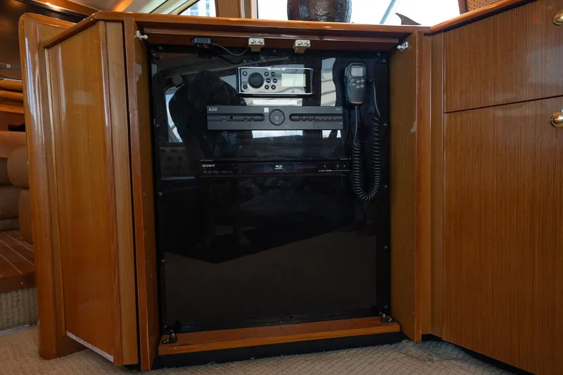 Engage2 Yacht Photos Pics 