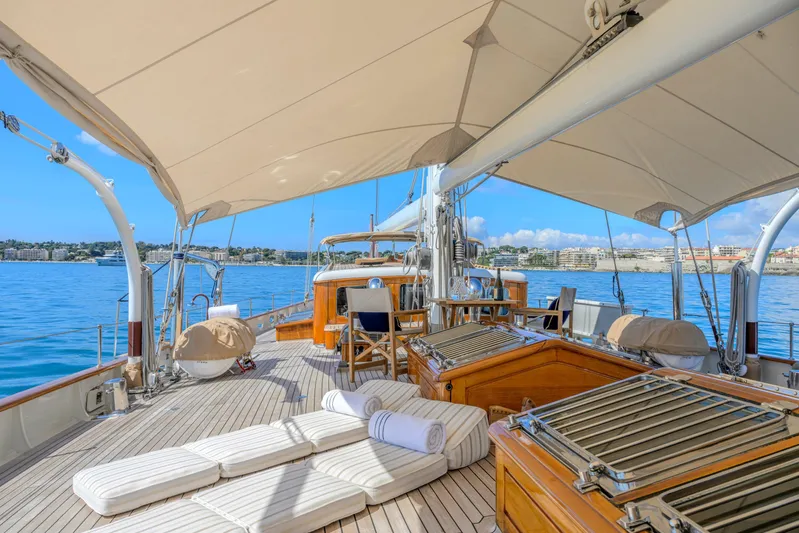 Sss Gloria Yacht Photos Pics Deck