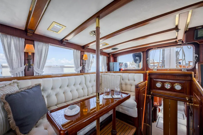 Sss Gloria Yacht Photos Pics Deck saloon