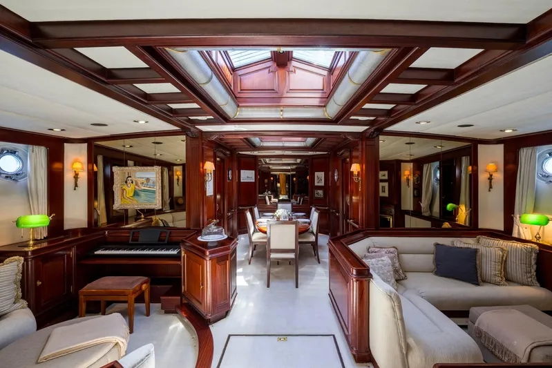 Sss Gloria Yacht Photos Pics Lower saloon