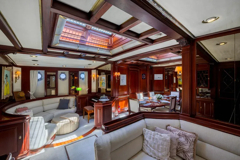 Sss Gloria Yacht Photos Pics Lower saloon