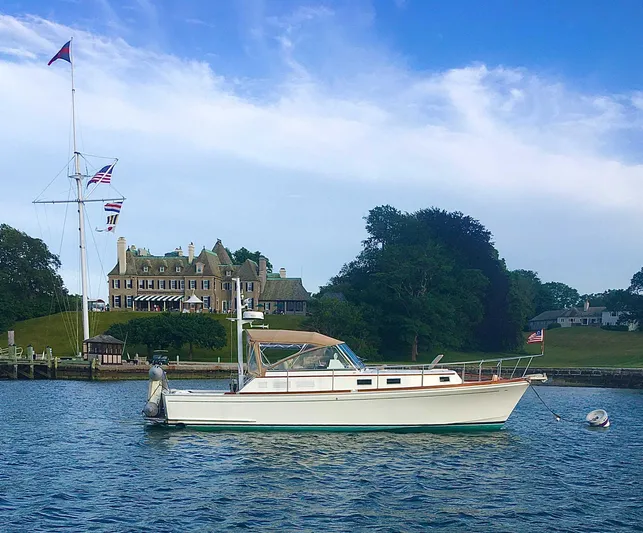 Lucy Yacht Photos Pics 