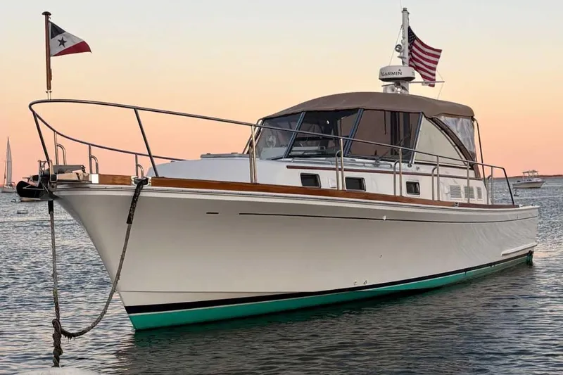 Lucy Yacht Photos Pics 
