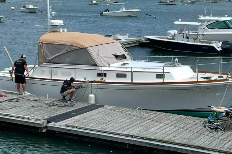 Lucy Yacht Photos Pics 