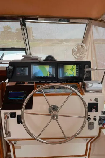 Lucy Yacht Photos Pics 