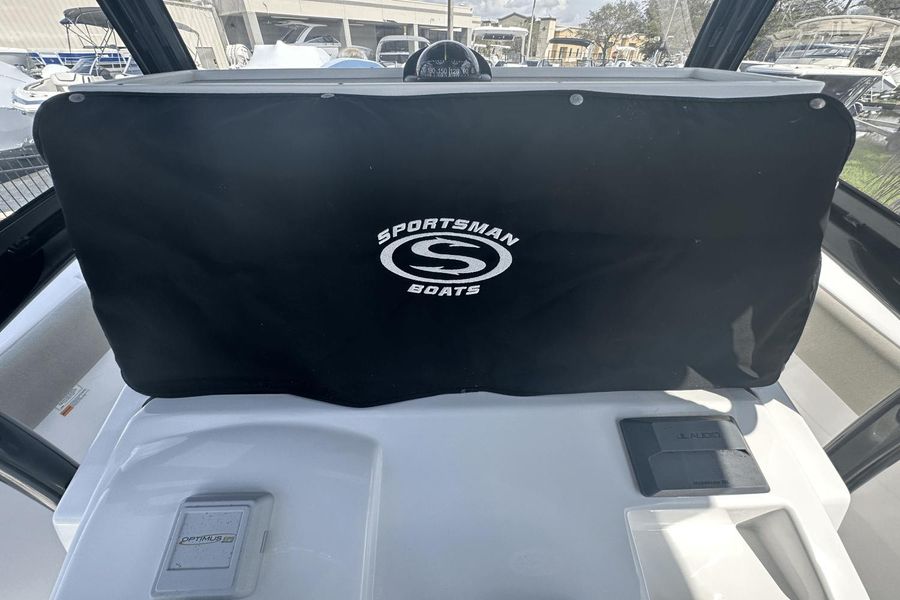 2021 Sportsman Open 282 Center Console