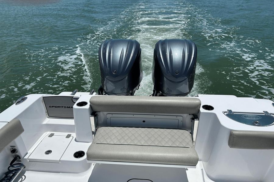 2021 Sportsman Open 282 Center Console