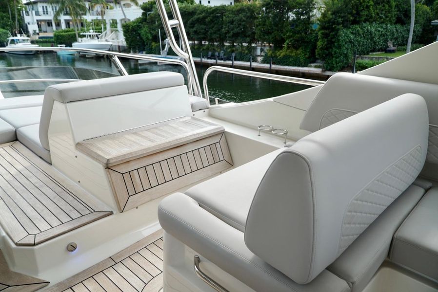 2018 Sea Ray L550 Fly