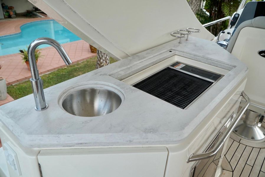 2018 Sea Ray L550 Fly