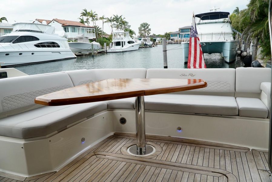 2018 Sea Ray L550 Fly