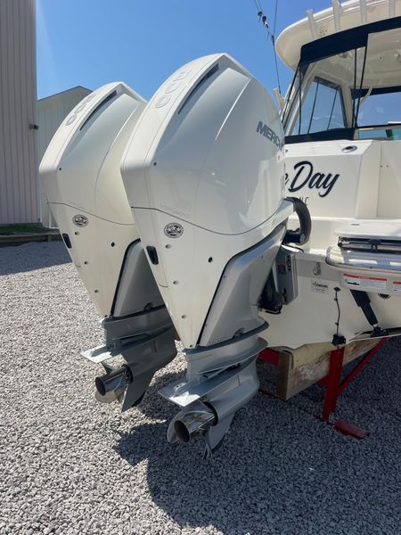 2021 Boston Whaler 280 Vantage