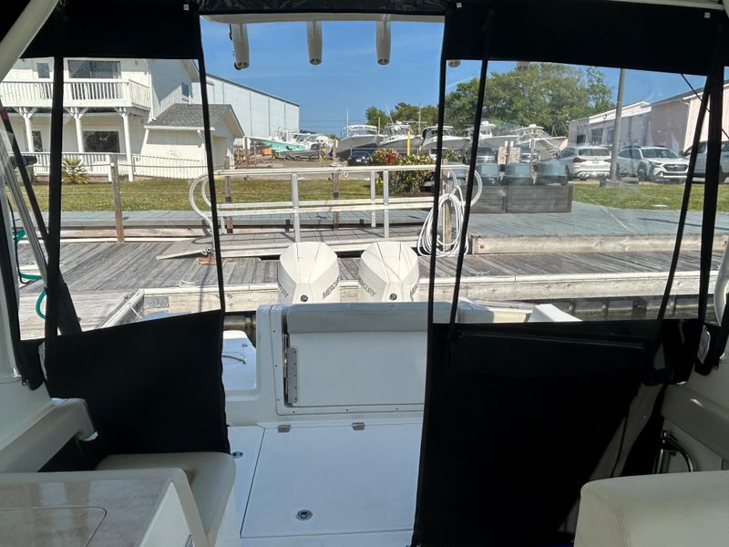 2021 Boston Whaler 280 Vantage