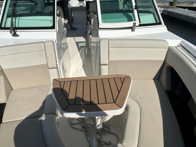 2021 Boston Whaler 280 Vantage