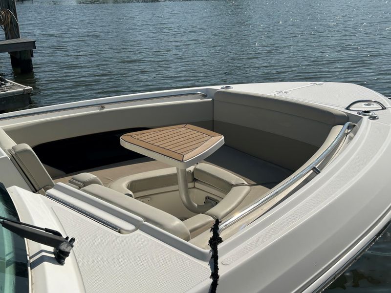 2021 Boston Whaler 280 Vantage