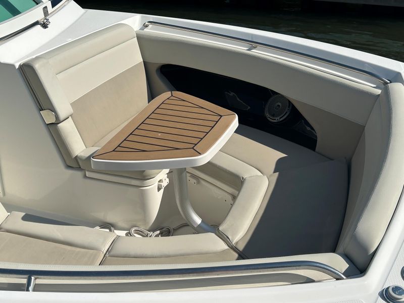 2021 Boston Whaler 280 Vantage