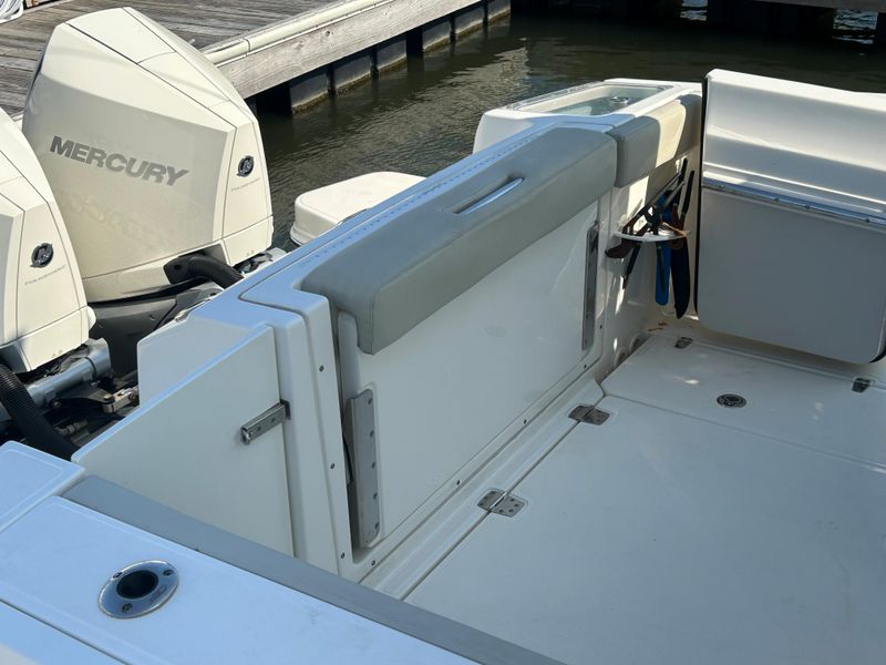 2021 Boston Whaler 280 Vantage