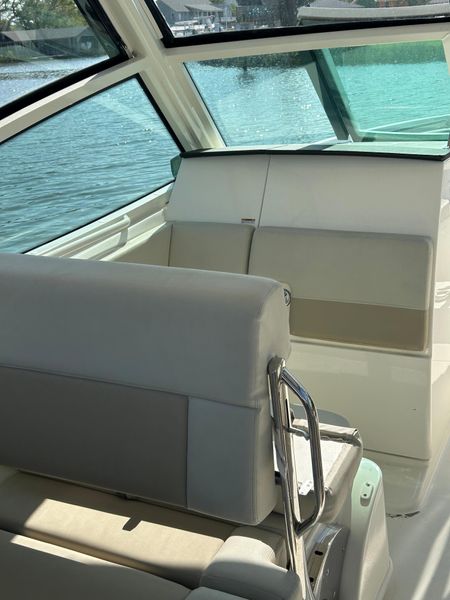 2021 Boston Whaler 280 Vantage