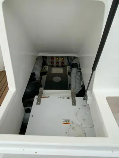 Salty Bear Yacht Photos Pics 