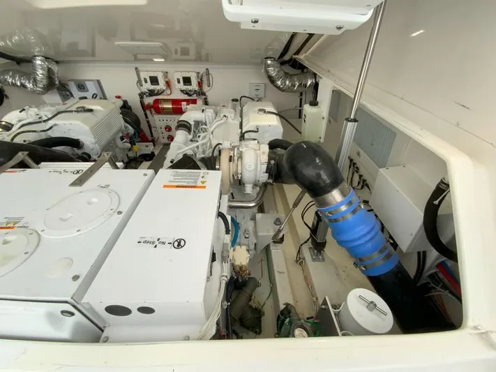 Salty Bear Yacht Photos Pics 