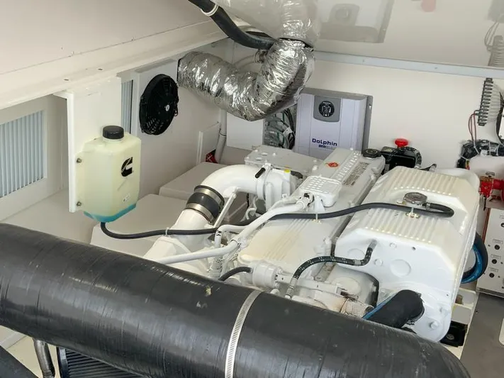 Salty Bear Yacht Photos Pics 