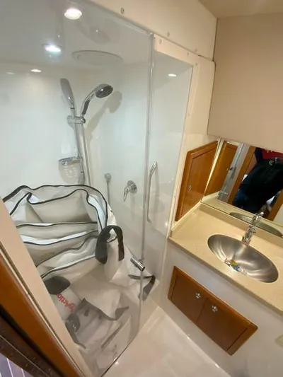 Salty Bear Yacht Photos Pics 