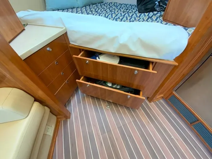 Salty Bear Yacht Photos Pics 