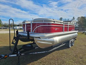 2024 Sun Tracker Party Barge® 20 DLX