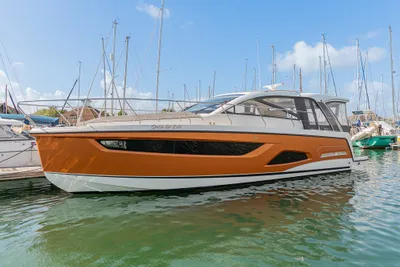 2024 Sealine S390