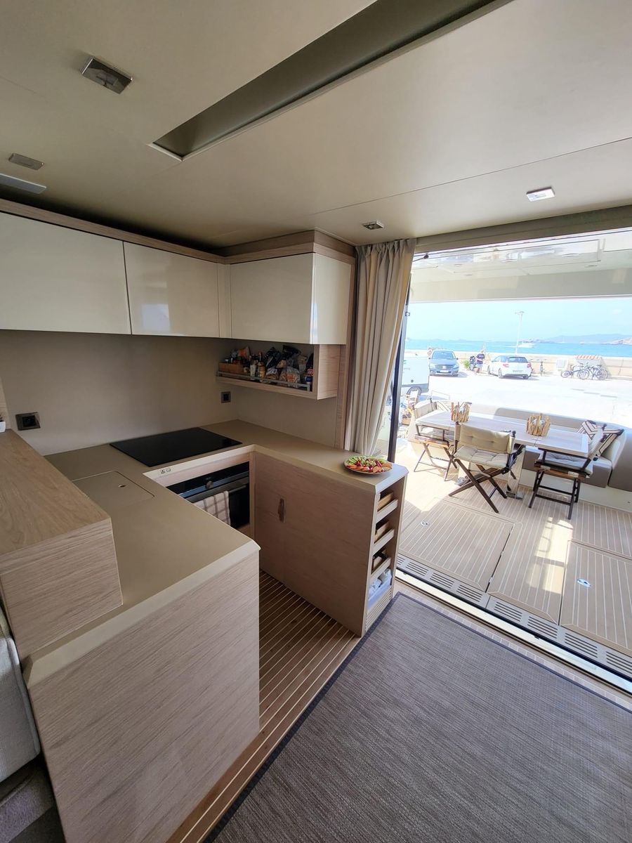 2018 Monte Carlo Yachts 52 