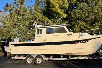 C-Dory Tomcat 255 Pilothouse