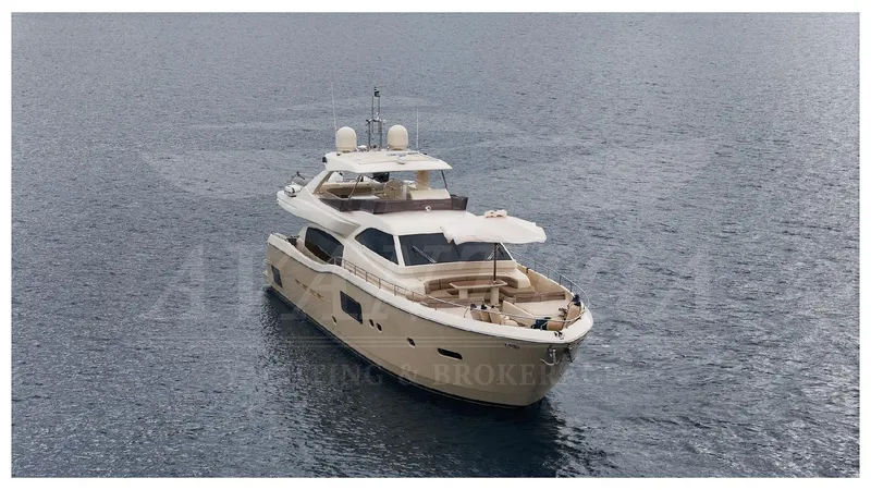  Yacht Photos Pics FERRETTI ALTURA 840