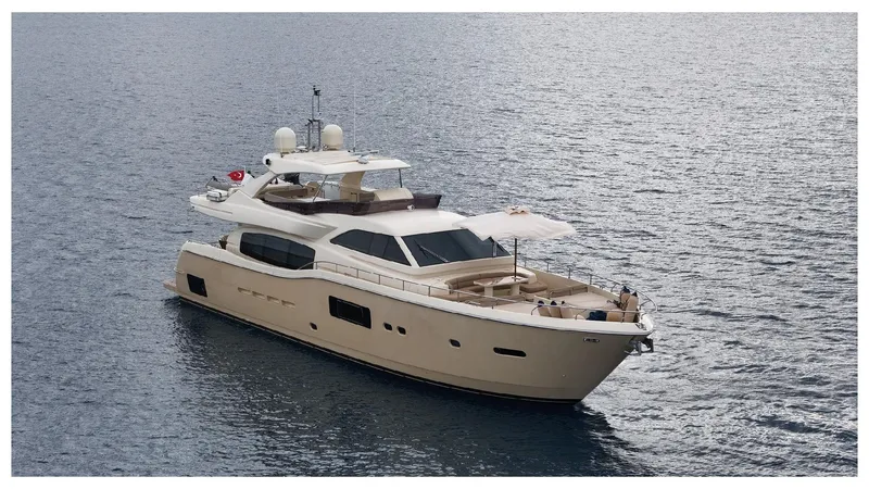  Yacht Photos Pics FERRETTI ALTURA 840