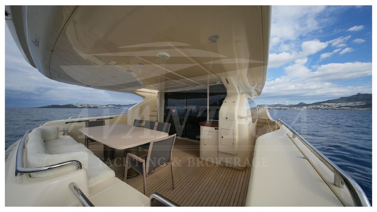 2010 Ferretti Yachts 80 