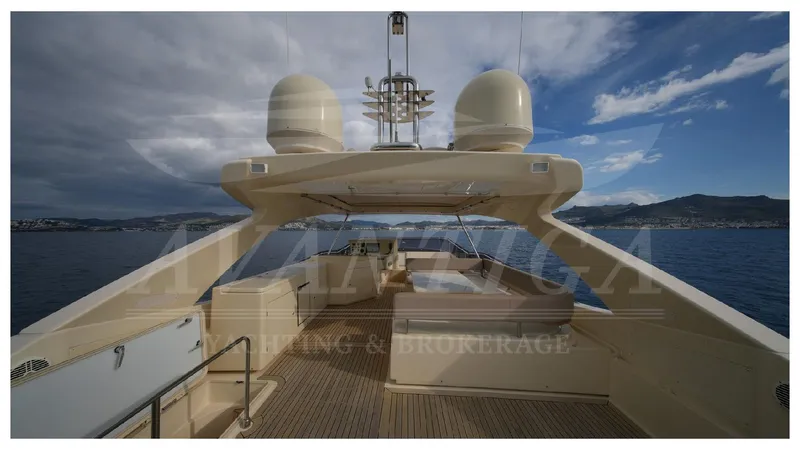  Yacht Photos Pics FERRETTI ALTURA 840