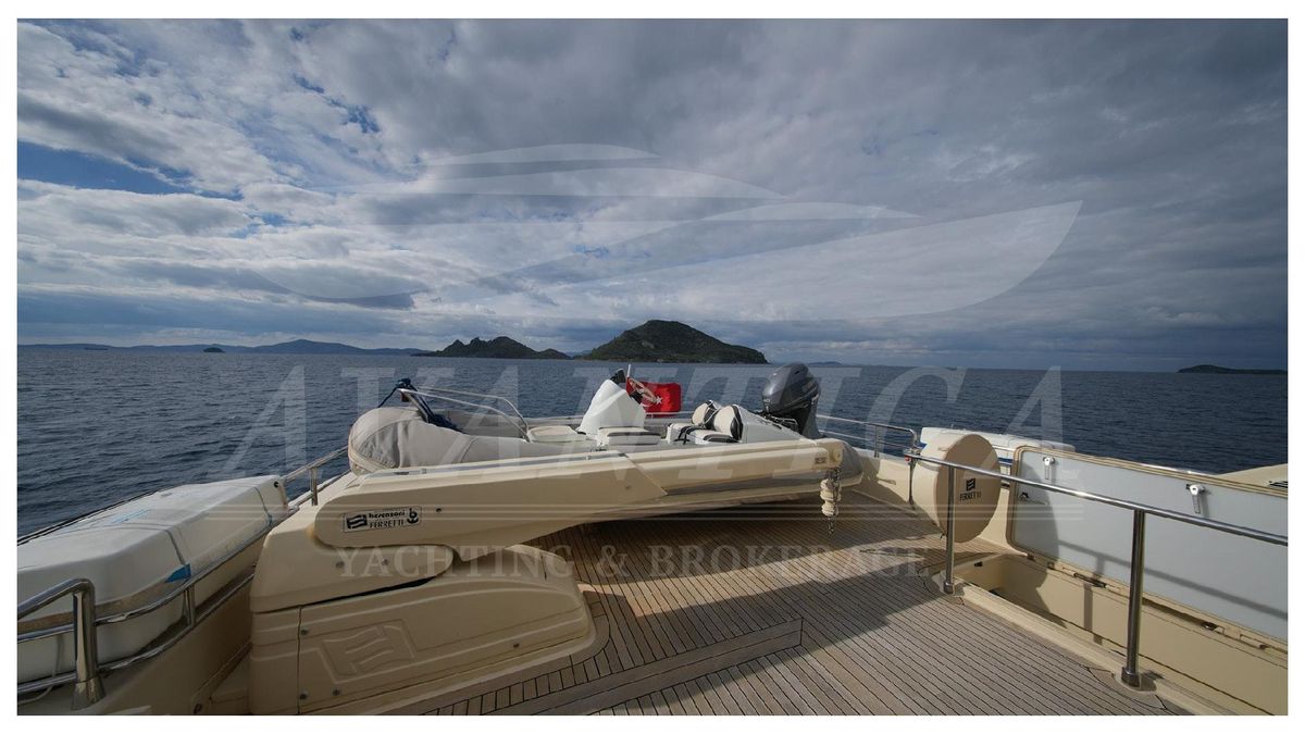2010 Ferretti Yachts 80 
