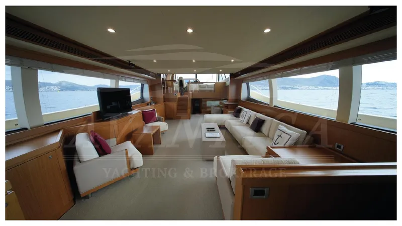  Yacht Photos Pics FERRETTI ALTURA 840