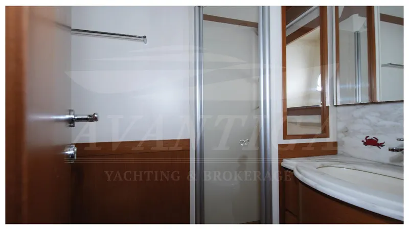  Yacht Photos Pics FERRETTI ALTURA 840