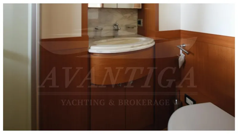  Yacht Photos Pics FERRETTI ALTURA 840